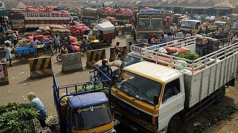 கோயம்பேடு காய்கனி அங்காடியைத் திறக்கக் கோரி வியாபாரிகள் சங்கம் ஆலோசனை