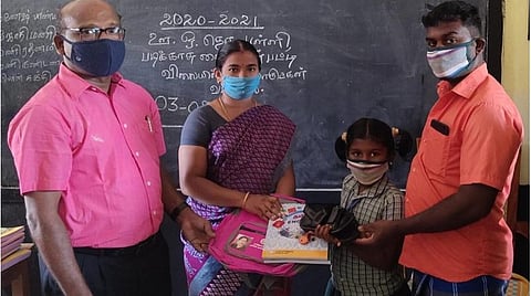 விருதுநகரில் 124 பள்ளிகளில் படிக்கும் 8,884 மாணவர்களுக்கு இலவச புத்தகங்கள் வழங்கல்