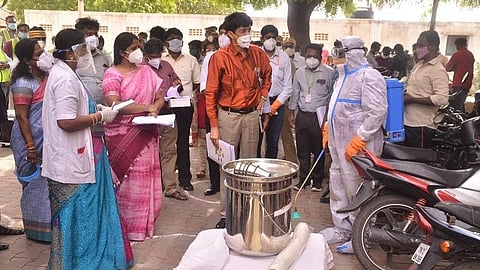 தமிழகத்தில் நாளொன்றுக்கு 60 ஆயிரம் கரோனா பரிசோதனை: நெல்லையில் சுகாதாரத்துறை செயலர் தகவல்