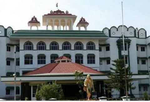 கரோனாவால் தட்டச்சுப் பள்ளிகளுக்கு இப்போது அனுமதியில்லை: உயர் நீதிமன்றத்தில் அரசு தகவல்