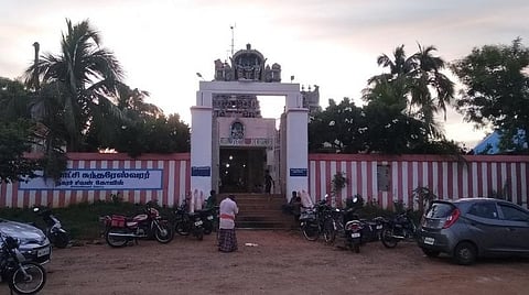 ஊரடங்கால் மூடப்பட்டுள்ள 6,664 கோயில் ஊழியர்களுக்கு ரூ.1000 நிவாரணம்: உயர் நீதிமன்றத்தில் அறநிலையத்துறை பதில்