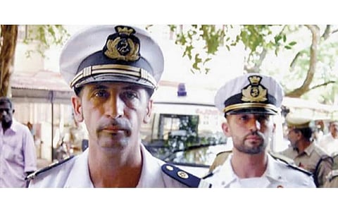 இத்தாலி கடற்படை வீரர்கள்.