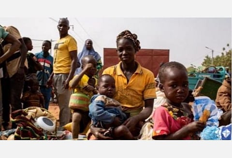 புர்கினோ பாசோ: மர்ம நபர் நடத்திய துப்பாக்கிச் சூட்டில் 20 பேர் பலி