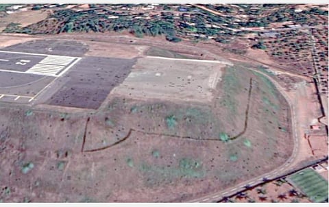 கேரள மாநிலத்தில் உள்ள கோழிக்கோடு விமான நிலைய ஓடுபாதை.