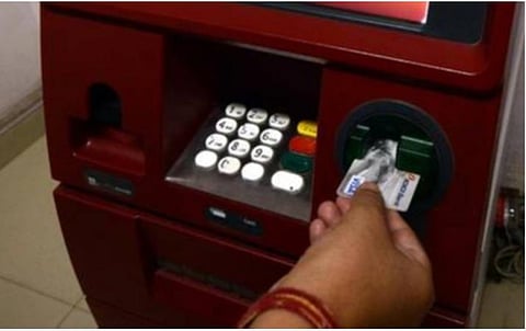 பணமில்லாத ஏடிஎம்களால் வாடிக்கையாளர்கள் அவதி