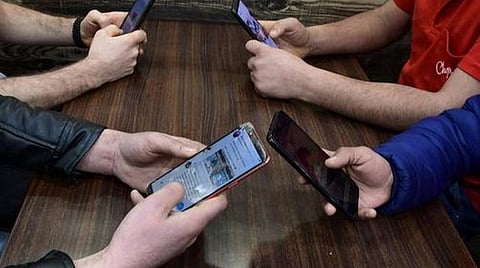 ஆகஸ்ட் 15-க்குப் பிறகு ஜம்மு, காஷ்மீரில் தலா ஒரு மாவட்டத்துக்கு 4ஜி இணையச் சேவை: உச்ச நீதிமன்றத்தில் மத்திய அரசு தெரிவிப்பு