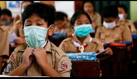 இலங்கையில் மீண்டும் பள்ளிகள் திறப்பு