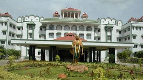 உயர் நீதிமன்ற மதுரை கிளைக்குக்கு 24 அரசு வழக்கறிஞர்கள் நியமனம்