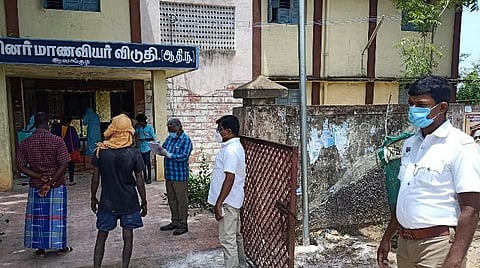 முகக்கவசம் அணியாமல் செல்வோருக்குக் கரோனா பரிசோதனை