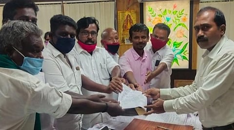 சிவகங்கை மாவட்டத்திற்கு பெரியாறு நீர் திறக்காவிட்டால் வணிகர்களுடன் இணைந்து போராட்டம்: விவசாயிகள் முடிவு