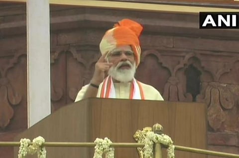 டெல்லி செங்கோட்டையில் பிரதமர் மோடி சுதந்திரதின உரையாற்றிய காட்சி : படம் ஏஎன்ஐ