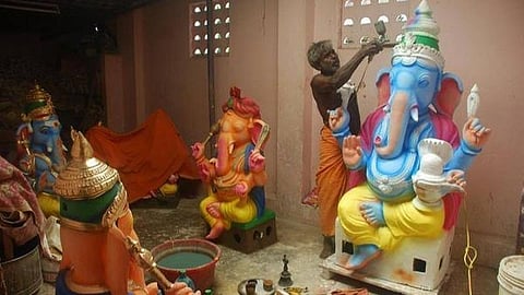 பொது இடங்களில் விநாயகர் சிலைகளை நிறுவி வழிபாடு செய்ய அனுமதி கோரி உயர் நீதிமன்ற மதுரைக் கிளையில் முறையீடு