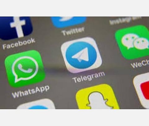 அரசியல் கருத்துப் பதிவுகளை முறைப்படுத்துவது: நிறுவனக் கொள்கை மீது விமர்சனம் வைக்கும் பேஸ்புக் பணியாளர்கள்