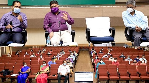 சென்னையில் கரோனா பரிசோதனை முடிவுகளை 24 மணி நேரத்தில் அளிக்க வேண்டும்: தனியார் ஆய்வகங்களுக்கு மாநகராட்சி ஆணையர் உத்தரவு