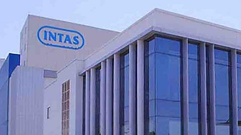 கோவிட்-19 நோயாளிகளுக்கு சிகிச்சை அளிப்பதற்காக இன்டாஸ் நிறுவனம் சார்பில் புதிய குளோபுலின் தயாரிப்பு