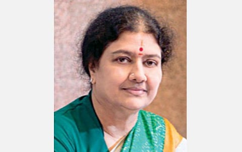 பினாமி பெயர்களில் வாங்கப்பட்ட சசிகலாவின் ரூ.300 கோடி மதிப்பு சொத்துக்கள் முடக்கம்: வருமானவரித் துறை நடவடிக்கை