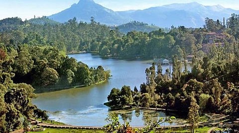 சுற்றுலா பயணிகளை வரவேற்க தயாராகும் கொடைக்கானல்: ஏரியில் படகு சவாரி, பூங்காவுக்கு அனுமதி இல்லை