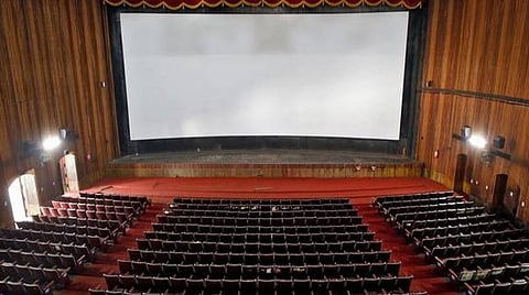 திரையரங்குகளை திறக்குமாறு மல்டிப்ளெக்ஸ் கூட்டமைப்பு மத்திய அரசுக்கு வேண்டுகோள்: பிரபலங்கள் ஆதரவு