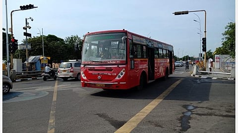 தமிழகத்தில் ஊரடங்கு தளர்வு: 5 மாதங்களுக்குப் பின் பேருந்துகள் இயக்கம்