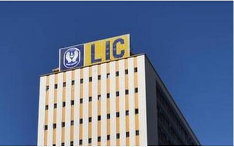 65-வது ஆண்டில் 12 லட்சம் பாலிசிகளை விற்று எல்ஐசி ரூ.3,598 கோடி பிரீமியம் வசூல்: கரோனா தொற்றால் உயிரிழந்த பாலிசிதாரர்களுக்கு ரூ.3.86 கோடி