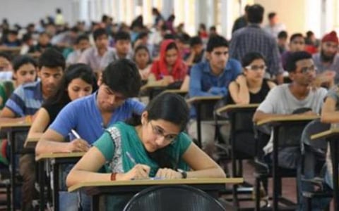 கரோனா: தேர்வு நடத்தும் போது பின்பற்ற வேண்டிய வழிகாட்டு நடைமுறைகள் வெளியீடு