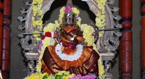 பேசும் தெய்வம் காளிகாம்பாள்; நாம் கேட்காமலே தருவாள் காளிகாம்பாள்!