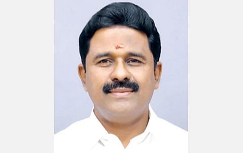 போராட்டத்தில் ஈடுபட்டுள்ள ரேஷன் கடை ஊழியர்கள் பணிக்கு திரும்ப வேண்டும்: அமைச்சர் ஆர்.காமராஜ் வேண்டுகோள்