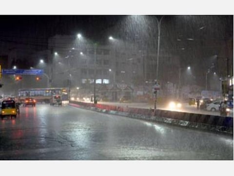 வளிமண்டல மேலடுக்குச் சுழற்சி, வெப்பச் சலனம்: 5 மாவட்டங்களில் கனமழை வாய்ப்பு: வானிலை ஆய்வு மையம் தகவல்