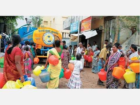 கரோனா தளர்வால் சென்னை திரும்பும் மக்கள்; குடிநீர் வழங்கலை அதிகரிக்க பரிசீலிக்கவும்: அரசுக்கு உயர்நீதிமன்றம் உத்தரவு
