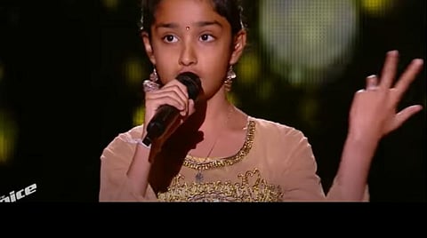 பிரான்ஸ் தி வாய்ஸ் கிட்ஸ் நிகழ்ச்சியில் தமிழ் பாடல் பாடி அசத்திய சிறுமி