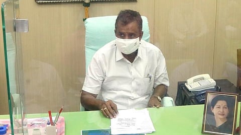 ஆலோசனைக் கூட்டத்தில் பேசும் அமைச்சர் எஸ்.பி.வேலுமணி