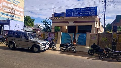 குற்றாலம் அருகே ஏடிஎம் இயந்திரத்தை உடைத்துத் திருட முயன்ற இளைஞர் 4 மணி நேரத்தில் கைது