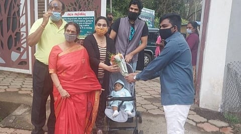 கொடைக்கானலில் குவியும் சுற்றுலாப் பயணிகள்: இ-பாஸ் இல்லாமல் பேருந்தில் வந்தவர்கள் இறக்கிவிடப்பட்டனர்