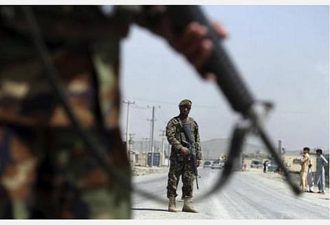 அமைதி பேச்சுவார்த்தை முயற்சிகளுக்கிடையே ஆப்கானில் தலிபான்கள் தாக்குதல்: 16 பாதுகாப்புப் படைவிரர்கள் பலி