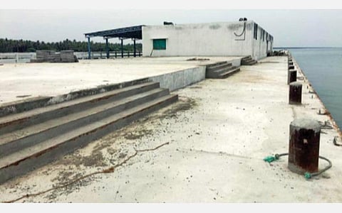 குந்துக்கால் ஆழ்கடல் மீன்பிடி இறங்குதளம்.