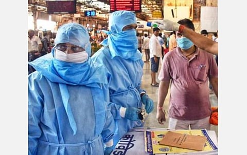 கரோனா தடுப்பு பணியில் ஈடுபட துணை மருத்துவ மாணவர்கள் கல்லூரிகளுக்கு திரும்ப உத்தரவு