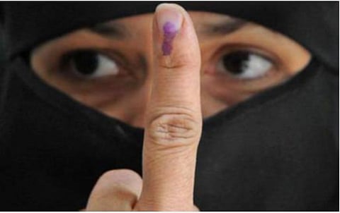 வாக்குச் சாவடி செல்லாமல் வாக்களிப்பது சாத்தியமா?- தேர்தல் ஆணைய குழு ஆய்வு