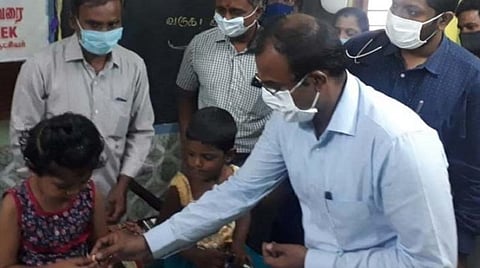 தேசிய குடற்புழு நீக்க நாளை முன்னிட்டு தென்காசியில் குழந்தைகளுக்கு மாத்திரைகள் விநியோகம்: ஆட்சியர் தொடங்கிவைத்தார்