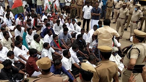 புதிய தமிழகம் கட்சி பிரமுகர் கொலை: உடலை வாங்க மறுத்து 3-வது நாளாக தொடர்ந்த போராட்டம்