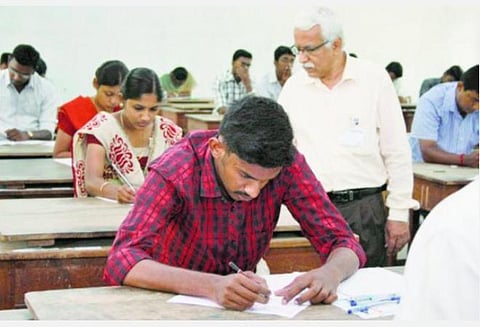 தமிழக அரசின் அனுமதி இல்லாமல் இறுதிப் பருவத் தேர்வுகளை நடத்தக்கூடாது: உயர் கல்வித்துறை உத்தரவு