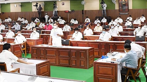 சட்டப்பேரவையில் பேசும் முதல்வர் பழனிசாமி.