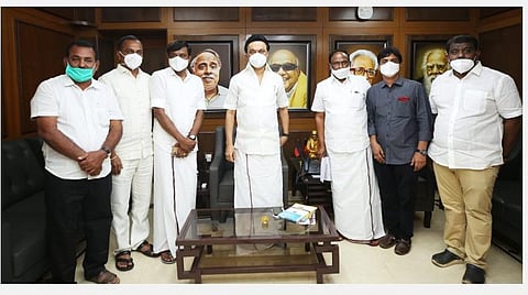 அமைச்சர் கே.ஏ.செங்கோட்டையன் அண்ணன் மகன் ஸ்டாலின் முன்னிலையில் திமுகவில் இணைந்தார்