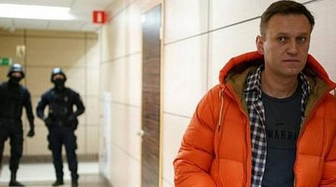 அலெக்ஸிக்கு வாட்டர் பாட்டிலில் விஷம் வைக்கப்பட்டது: குழுவினர் தகவல்