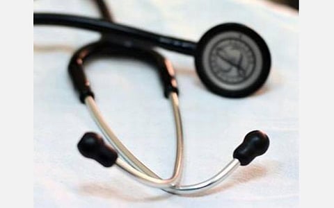 மூளை தண்டுவட நோய், கரோனாவால் பாதிக்கப்பட்ட கர்ப்பிணிக்கு அறுவை சிகிச்சையால் பிறந்தது ஆரோக்கியமான பெண் குழந்தை: புதுக்கோட்டை அரசு மருத்துவக் கல்லூரி மருத்துவர்கள் சாதனை