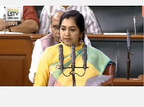 கடினமான காலங்களில் மக்களோடு மக்களாக இல்லாமல் அடக்குமுறை சட்டங்களினால் மக்களை திண்டாட வைக்கின்றனர்: மத்திய அரசு மீது தமிழச்சி தங்கபாண்டியன் விமர்சனம்