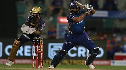 ஆட்டநாயகன் விருது பெற்ற மும்பை கேப்டன் ரோஹித் சர்மா: படம் உதவி ஐபிஎல்