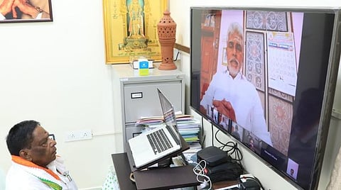 முதல்வர் நாராயணசாமி தலைமையில் ஆலோசனைக் கூட்டம்.