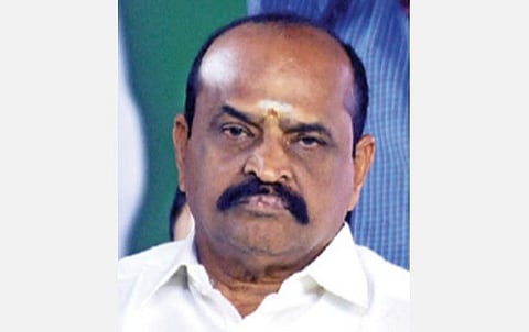 அதிமுக செயற்குழு கூட்டம் இன்று நடக்கவுள்ள நிலையில் 2 தமிழக அமைச்சர்கள் திடீர் டெல்லி பயணம் ஏன்?- அமைச்சர் கடம்பூர் ராஜு பதில்