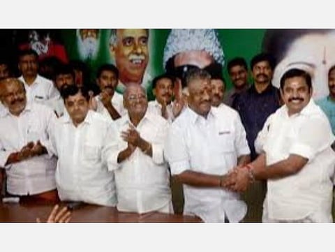 அதிமுக செயற்குழுக் கூட்டம் கூடியது: 15 தீர்மானங்கள் நிறைவேற்றம்