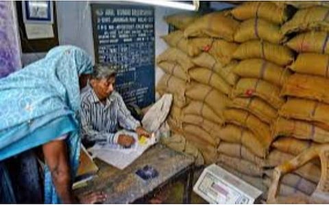 ஒரே நாடு ஒரே ரேஷன் அட்டை; எங்கு வேண்டுமானாலும் பெற்றுக்கொள்ளும் வசதி: இணைந்த 28 மாநிலங்கள்